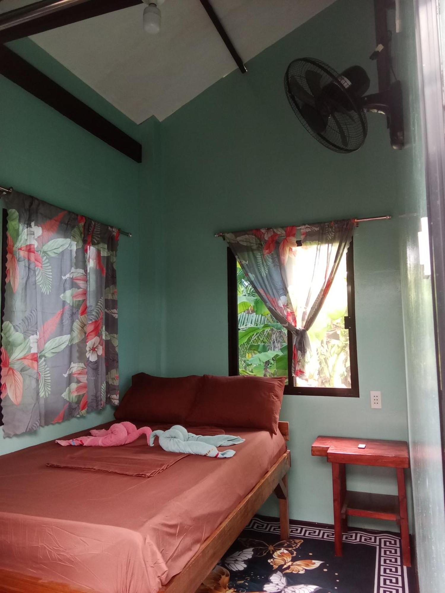 Weeroona Huts Homestay Pacifico San Isidro  Exteriér fotografie